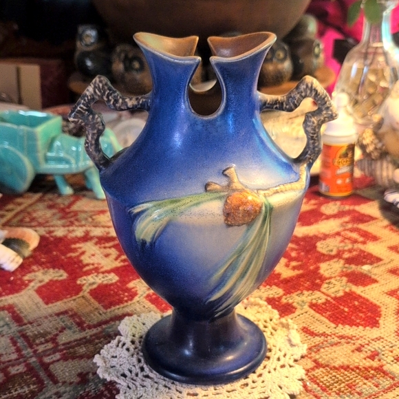 💥SOLD💥Roseville Pinecone Pottery Large Vase - Picture 1 of 10